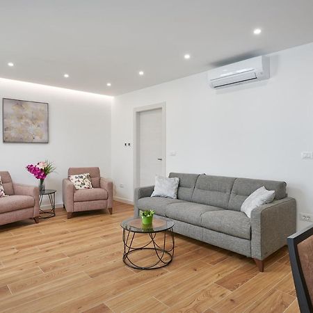 Newly Renovated Apt. Near To Entrance To Old Town Dubrovnik Kültér fotó